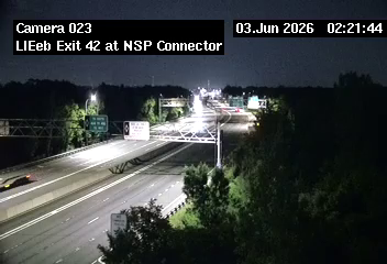 Live traffic camera view: LIE at Northern State merge (Exit 42), sourced from 511NY